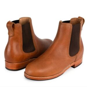 Adelante Chelsea Boots NWOT